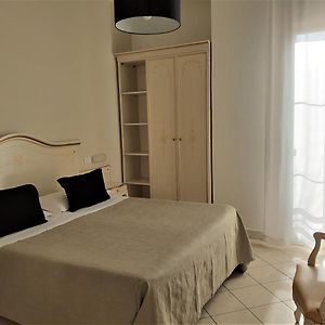 Camera grande con letto king size